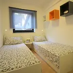 Apartment Modernes Mit Privater Terrasse, Grillbereich, Spielplatz, Liegen, Privatparkplatz
