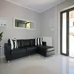 Modernes Mit Privater Terrasse, Grillbereich, Spielplatz, Liegen, Privatparkplatz Apartman Porec