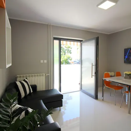 Апартаменти Modernes Mit Privater Terrasse, Grillbereich, Spielplatz, Liegen, Privatparkplatz *