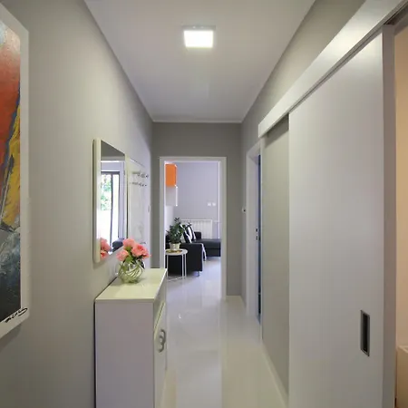 Апартаменти Modernes Mit Privater Terrasse, Grillbereich, Spielplatz, Liegen, Privatparkplatz *