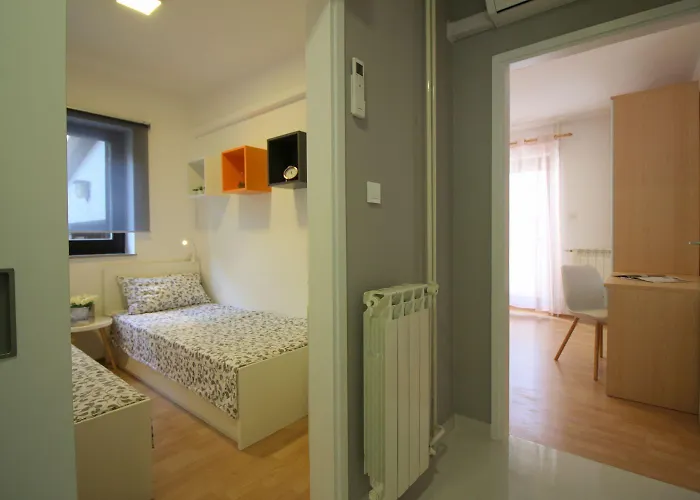 Apartment Modernes Mit Privater Terrasse, Grillbereich, Spielplatz, Liegen, Privatparkplatz *