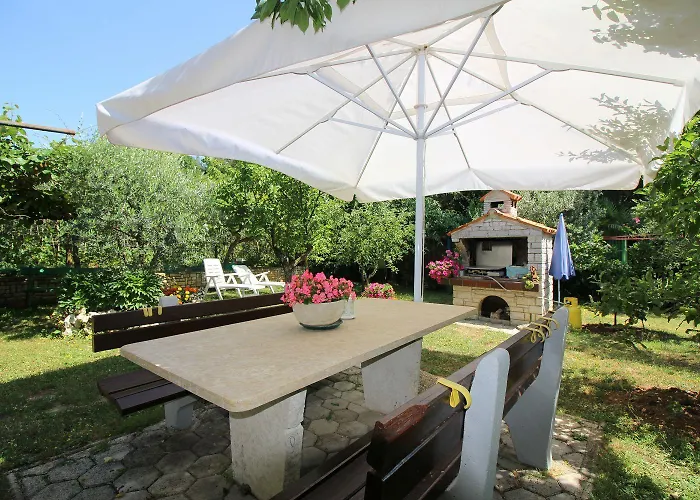 Appartamento Modernes Mit Privater Terrasse, Grillbereich, Spielplatz, Liegen, Privatparkplatz Porec