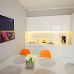 Modernes Mit Privater Terrasse, Grillbereich, Spielplatz, Liegen, Privatparkplatz *